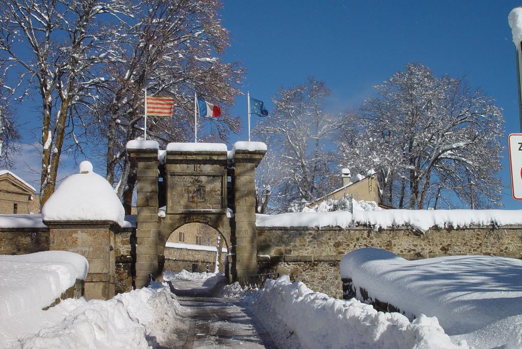 Hotel Le Clos Cerdan Mont-Louis Exterior foto